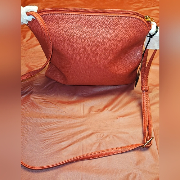 Vegan Crossbody Bag by Deluxity L.A. Red w/Front Tassels New w/Tags Lightweight - Picture 2 of 8